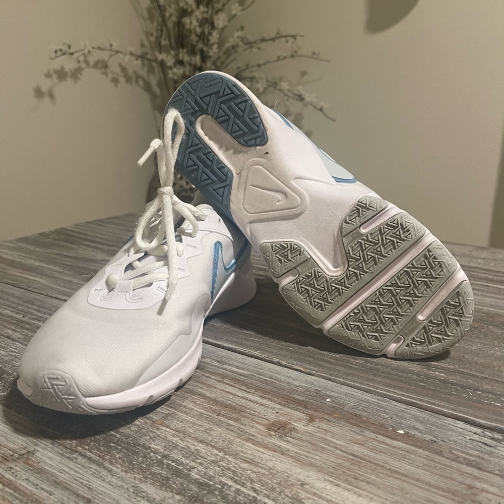 Nike Legend Essential White/Blue Workout Shoes Size 9 Style CQ9545-101 - Picture 6 of 8